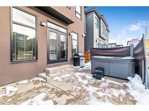 86 West Point Mews Sw, Calgary, AB - Outdoor