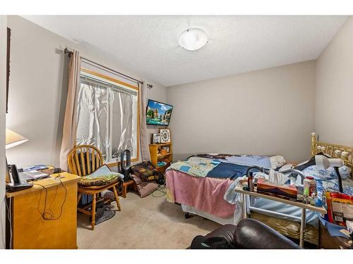 29-6009 62 Avenue, Olds, AB - Indoor Photo Showing Bedroom