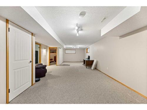 29-6009 62 Avenue, Olds, AB - Indoor Photo Showing Other Room