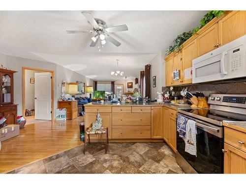 29-6009 62 Avenue, Olds, AB - Indoor Photo Showing Kitchen