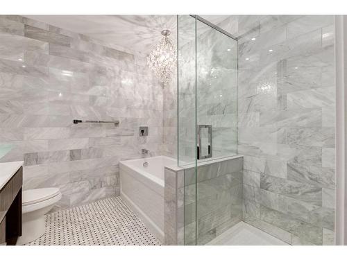 408-119 19 Street Nw, Calgary, AB - Indoor Photo Showing Bathroom