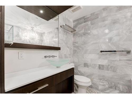 408-119 19 Street Nw, Calgary, AB - Indoor Photo Showing Bathroom