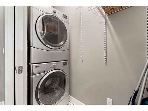 408-119 19 Street Nw, Calgary, AB - Indoor Photo Showing Laundry Room