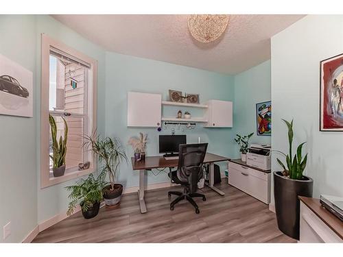 196 Sunset Circle, Cochrane, AB - Indoor Photo Showing Office