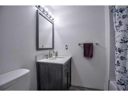 656 Walden Drive Se, Calgary, AB - Indoor Photo Showing Bathroom