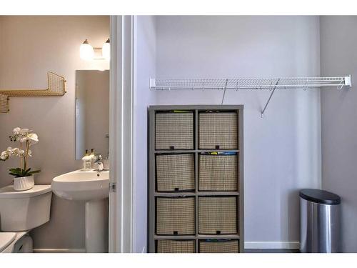 656 Walden Drive Se, Calgary, AB - Indoor Photo Showing Bathroom