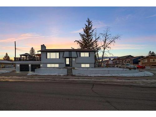 820 Maidstone Drive Ne, Calgary, AB - Outdoor