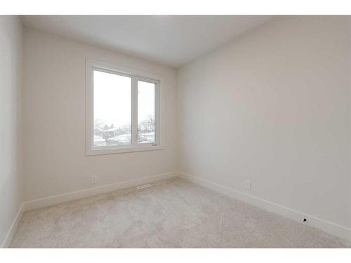 2810 35 Street Sw, Calgary, AB - Indoor Photo Showing Other Room