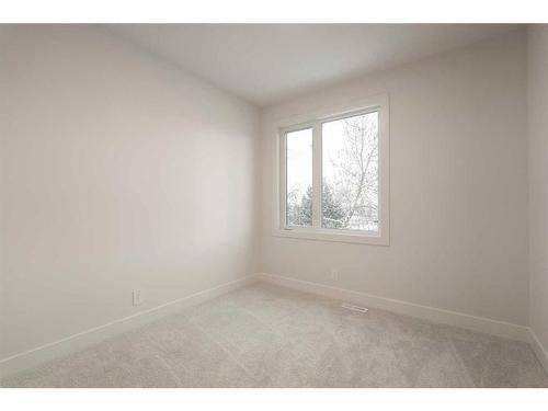 2810 35 Street Sw, Calgary, AB - Indoor Photo Showing Other Room