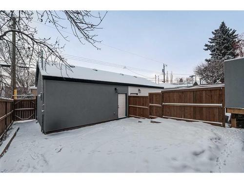 2810 35 Street Sw, Calgary, AB - Outdoor