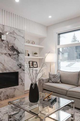 2810 35 Street Sw, Calgary, AB - Indoor Photo Showing Living Room With Fireplace