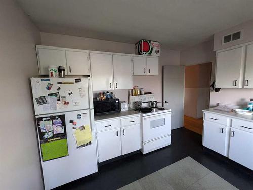 1824 29 Avenue Sw, Calgary, AB - Indoor Photo Showing Kitchen