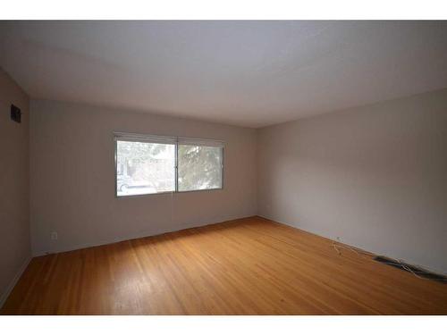 1824 29 Avenue Sw, Calgary, AB - Indoor Photo Showing Other Room