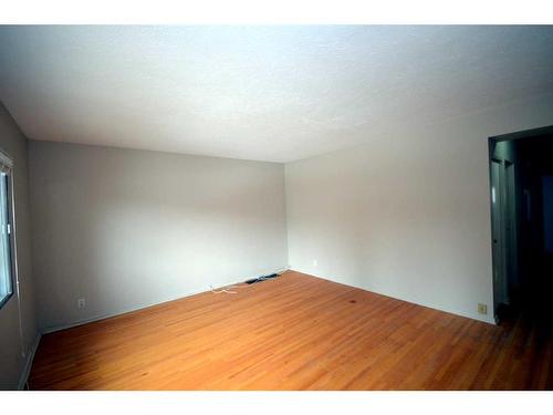 1824 29 Avenue Sw, Calgary, AB - Indoor Photo Showing Other Room