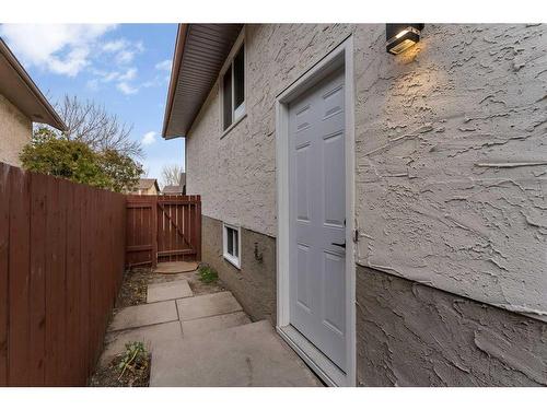 143 Bermuda Drive Nw, Calgary, AB - Outdoor With Exterior