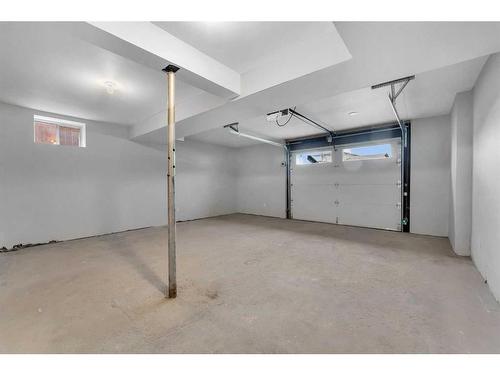 143 Bermuda Drive Nw, Calgary, AB - Indoor Photo Showing Garage