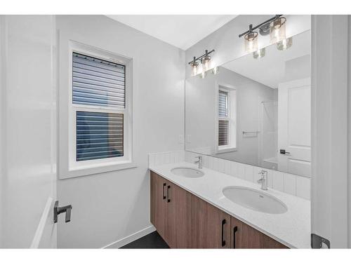 43 Sage Hill Lane Nw, Calgary, AB - Indoor Photo Showing Bathroom