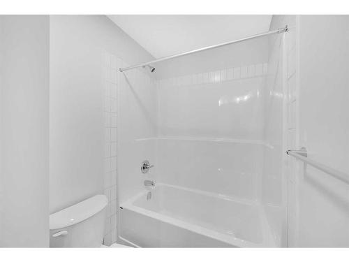 43 Sage Hill Lane Nw, Calgary, AB - Indoor Photo Showing Bathroom