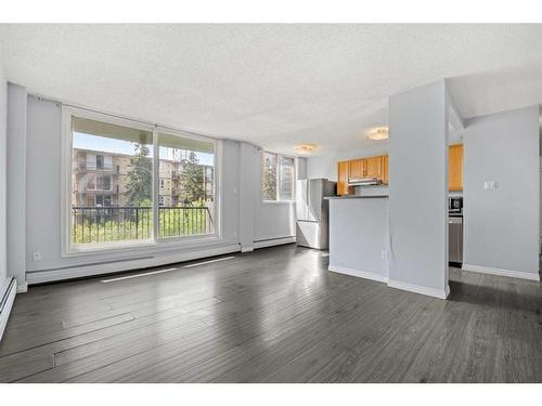 401-1236 15 Avenue Sw, Calgary, AB - Indoor Photo Showing Living Room