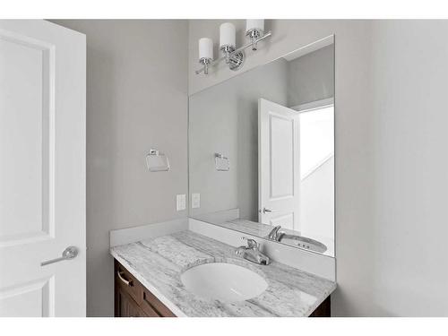 681-101 Sunset Drive, Cochrane, AB - Indoor Photo Showing Bathroom