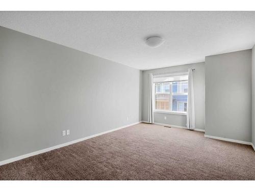 681-101 Sunset Drive, Cochrane, AB - Indoor Photo Showing Other Room