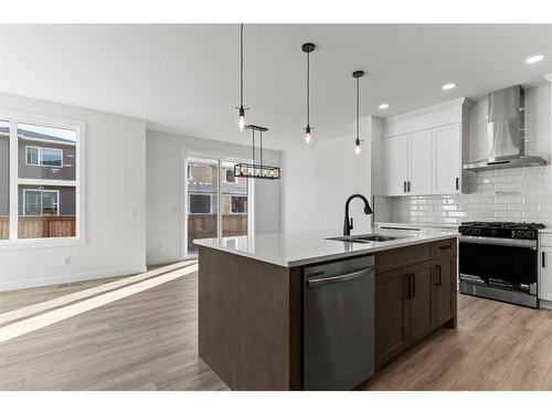 15 Sandpiper Bend, Chestermere, AB - Indoor Photo Showing Kitchen With Double Sink With Upgraded Kitchen