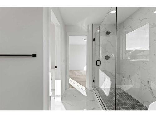 15 Sandpiper Bend, Chestermere, AB - Indoor Photo Showing Bathroom