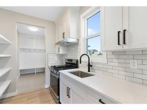 15 Sandpiper Bend, Chestermere, AB - Indoor Photo Showing Kitchen