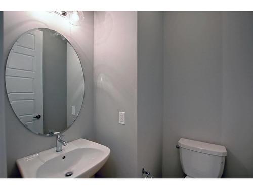 3 Precedence Green, Cochrane, AB - Indoor Photo Showing Bathroom