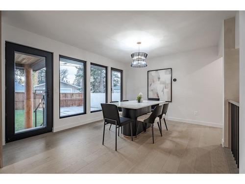 103 Lissington Drive Sw, Calgary, AB - Indoor Photo Showing Dining Room