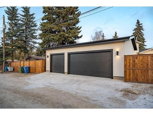 103 Lissington Drive Sw, Calgary, AB - Outdoor