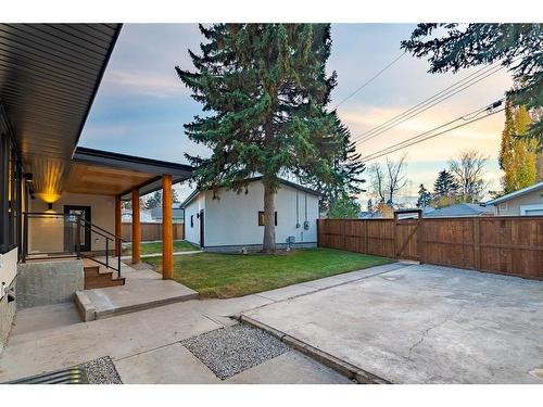 103 Lissington Drive Sw, Calgary, AB - Outdoor