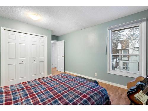 15-3200 60 Street Ne, Calgary, AB - Indoor Photo Showing Bedroom