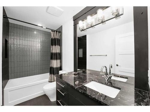 2012 3 Avenue Nw, Calgary, AB - Indoor Photo Showing Bathroom