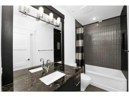 2012 3 Avenue Nw, Calgary, AB - Indoor Photo Showing Bathroom