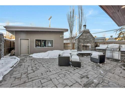 2012 3 Avenue Nw, Calgary, AB - Outdoor