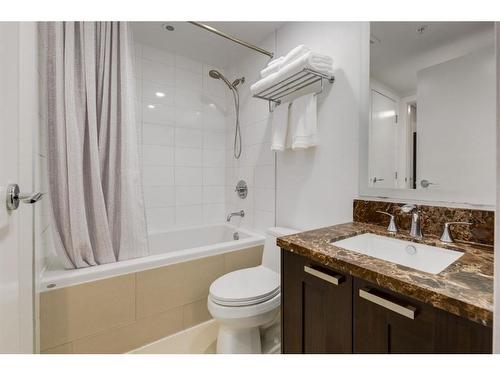 617-222 Riverfront Avenue Sw, Calgary, AB - Indoor Photo Showing Bathroom