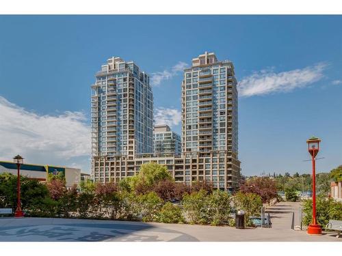 617-222 Riverfront Avenue Sw, Calgary, AB - Outdoor With Facade