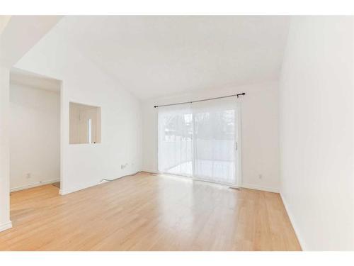 501-2520 Palliser Drive Sw, Calgary, AB - Indoor Photo Showing Other Room