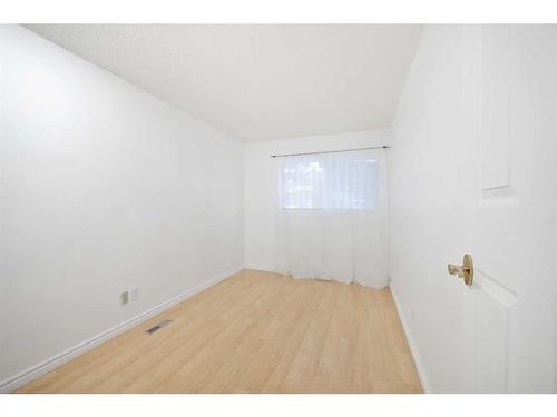 501-2520 Palliser Drive Sw, Calgary, AB - Indoor Photo Showing Other Room