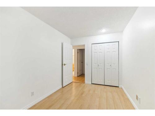 501-2520 Palliser Drive Sw, Calgary, AB - Indoor Photo Showing Other Room