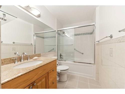 501-2520 Palliser Drive Sw, Calgary, AB - Indoor Photo Showing Bathroom