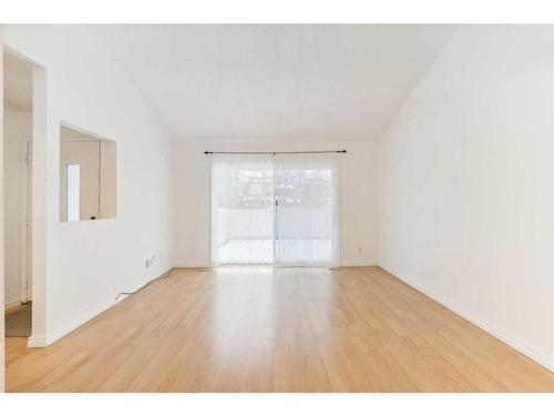 501-2520 Palliser Drive Sw, Calgary, AB - Indoor Photo Showing Other Room