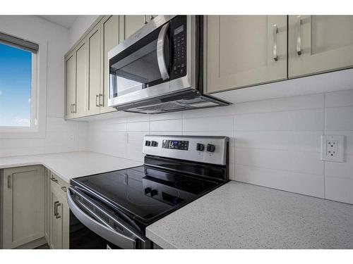 180 Belmont Way, Calgary, AB - Indoor Photo Showing Kitchen