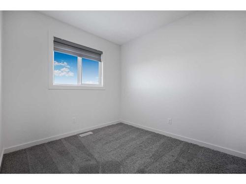 180 Belmont Way, Calgary, AB - Indoor Photo Showing Other Room