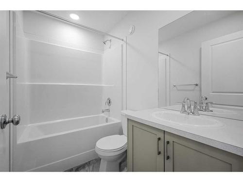 180 Belmont Way, Calgary, AB - Indoor Photo Showing Bathroom