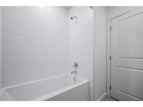 180 Belmont Way, Calgary, AB - Indoor Photo Showing Bathroom