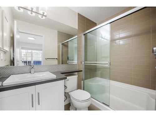 47 Sherwood Row Nw, Calgary, AB - Indoor Photo Showing Bathroom