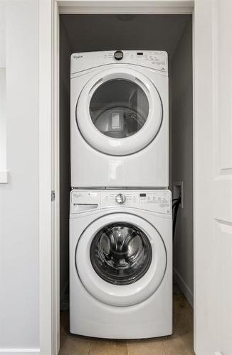 47 Sherwood Row Nw, Calgary, AB - Indoor Photo Showing Laundry Room