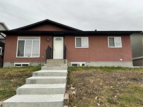 123 Castleridge Road Ne, Calgary, AB 